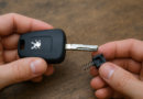 Comment remettre ressort clé Peugeot