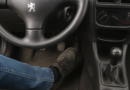 Comment changer le câble d’embrayage Peugeot 206